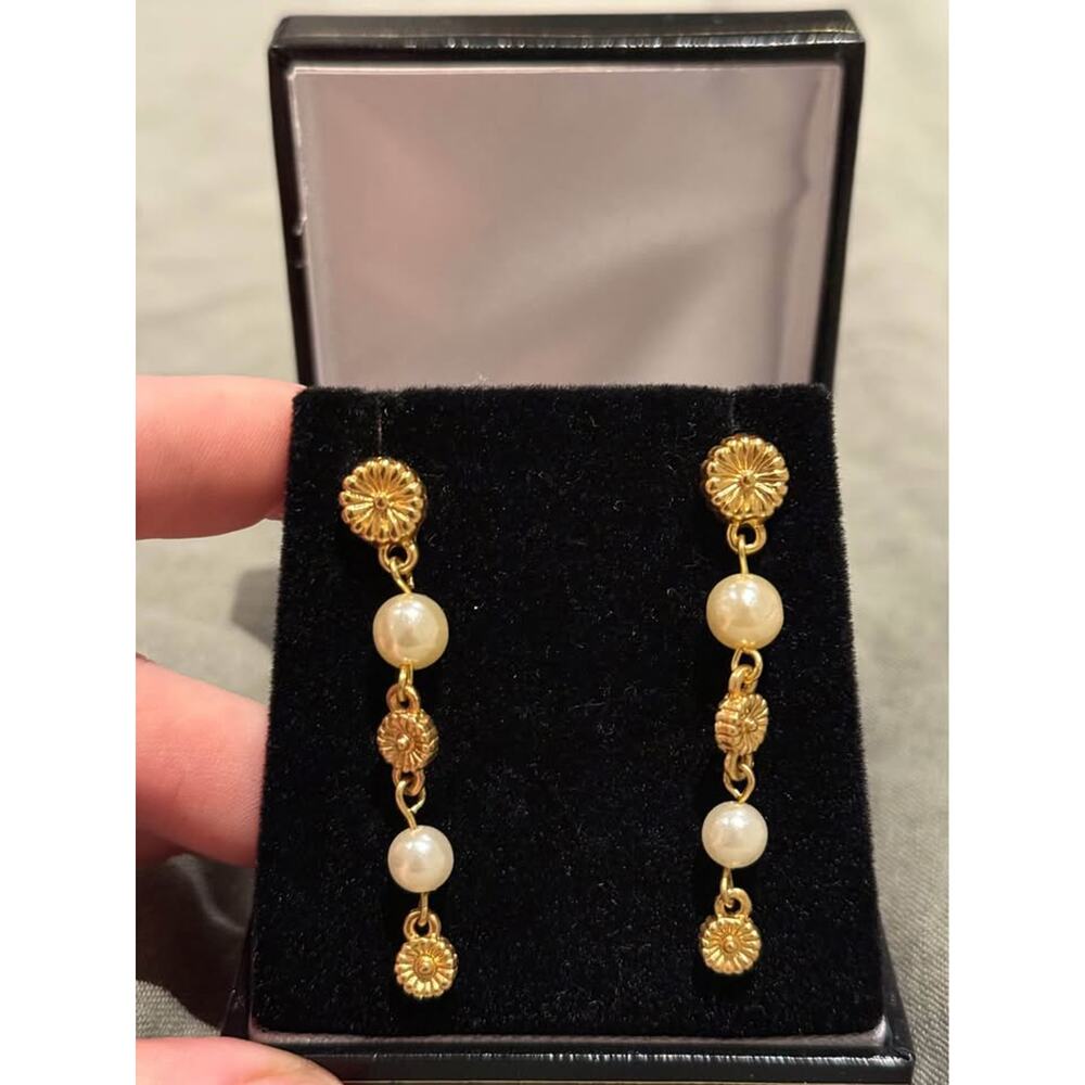 Vintage Pearl and Gold Earrings Pierced